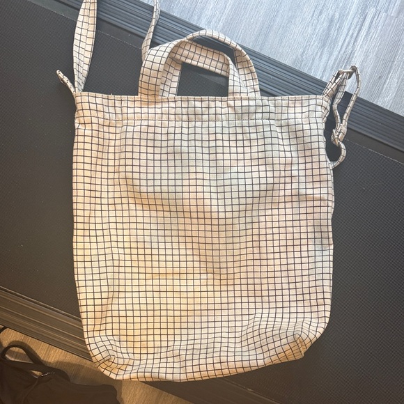 BAGGU Handbags - BAGGU Grid Pattern Tote - Black and Cream